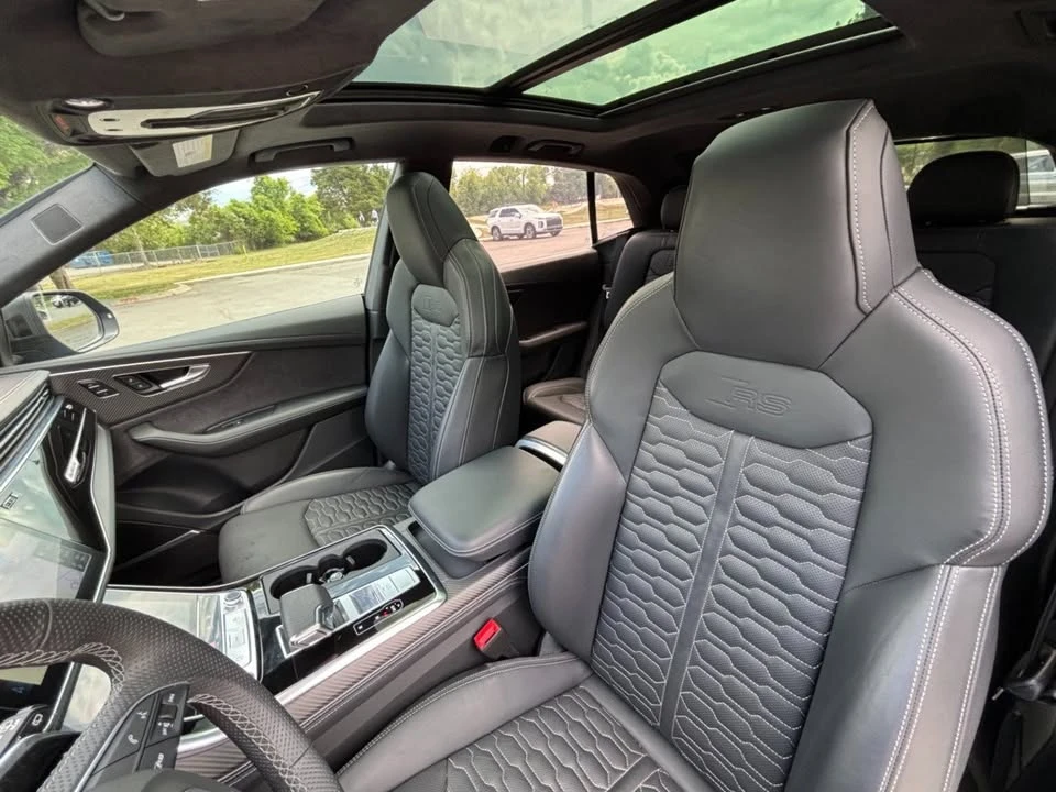 2025 Audi RS Q8 Performance - Image 9 of 20