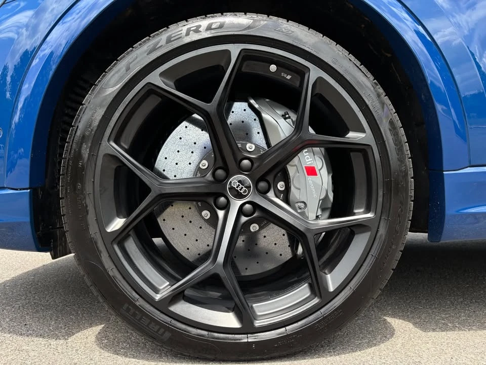 2025 Audi RS Q8 Performance - Image 19 of 20
