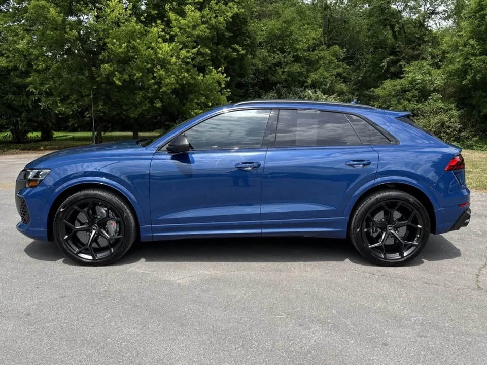 2025 Audi RS Q8 Performance - Image 7 of 20