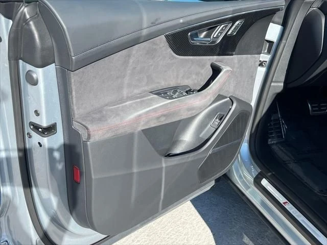 2025 Audi RS Q8 Performance - Image 10 of 20