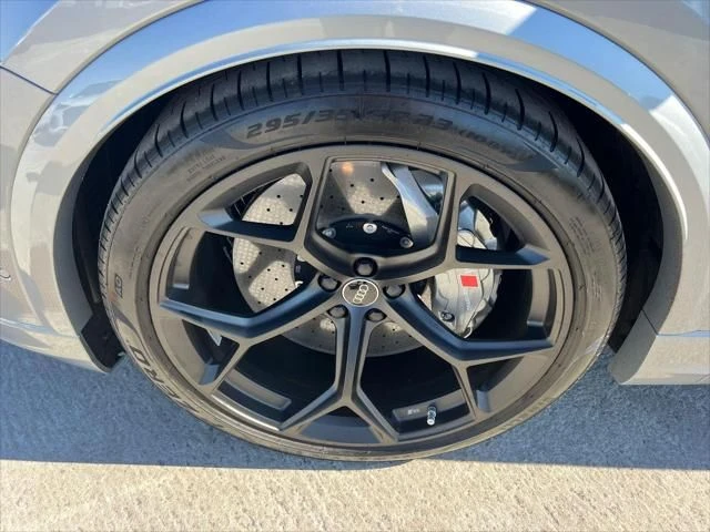 2025 Audi RS Q8 Performance - Image 11 of 20