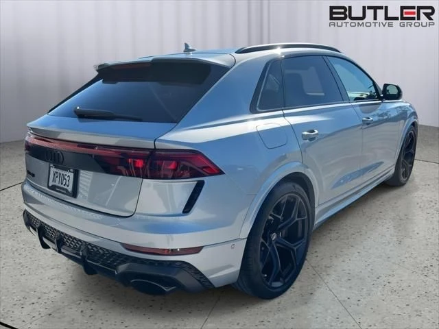 2025 Audi RS Q8 Performance - Image 5 of 20