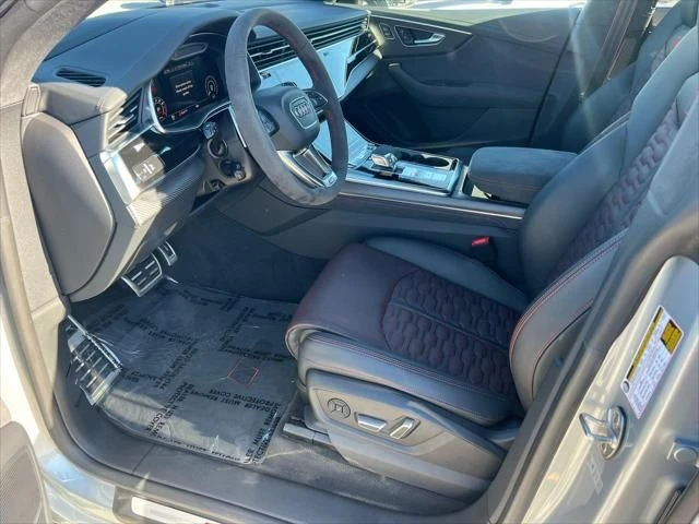 2025 Audi RS Q8 Performance - Image 9 of 20