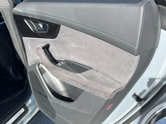 2025 Audi RS Q8 Performance - Image 16 of 20