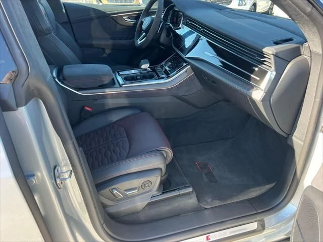 2025 Audi RS Q8 Performance - Image 13 of 20