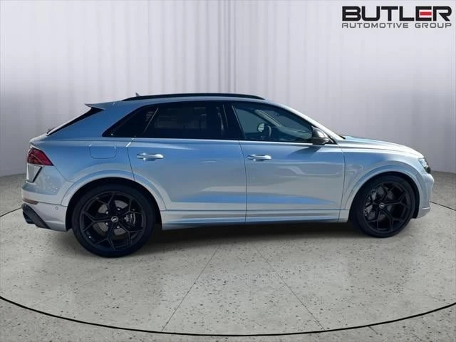 2025 Audi RS Q8 Performance - Image 4 of 20