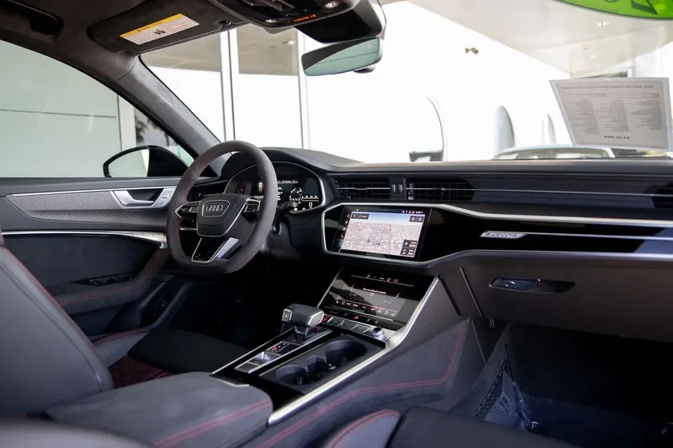 2025 Audi C8 RS6 - Image 9 of 12