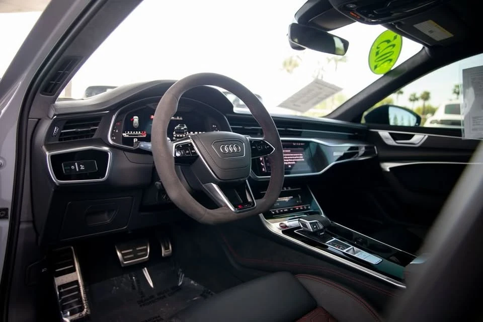 2025 Audi C8 RS6 - Image 11 of 12