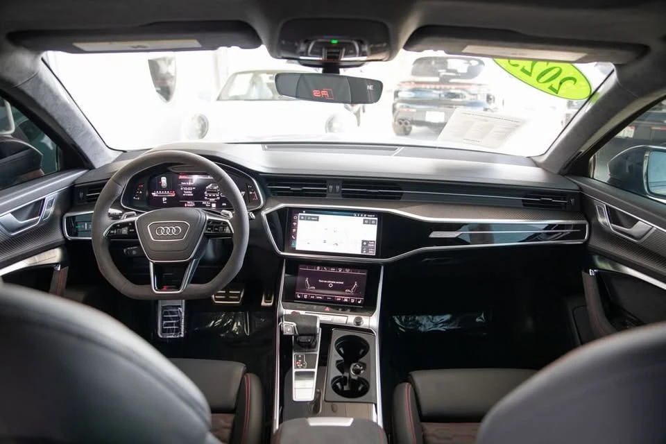 2025 Audi C8 RS6 - Image 10 of 12