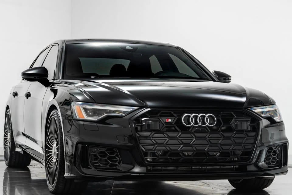2025 Audi C8 S6 - Image 2 of 15