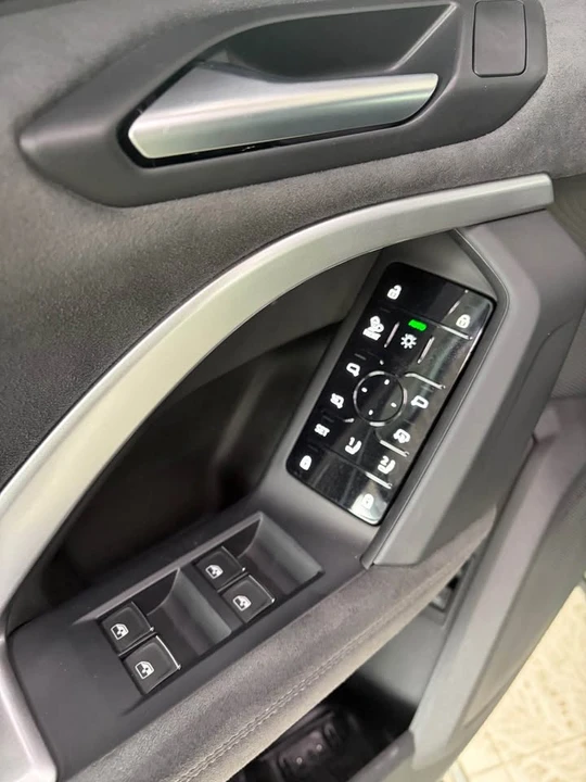 2025 Audi FY SQ5 - Image 8 of 15