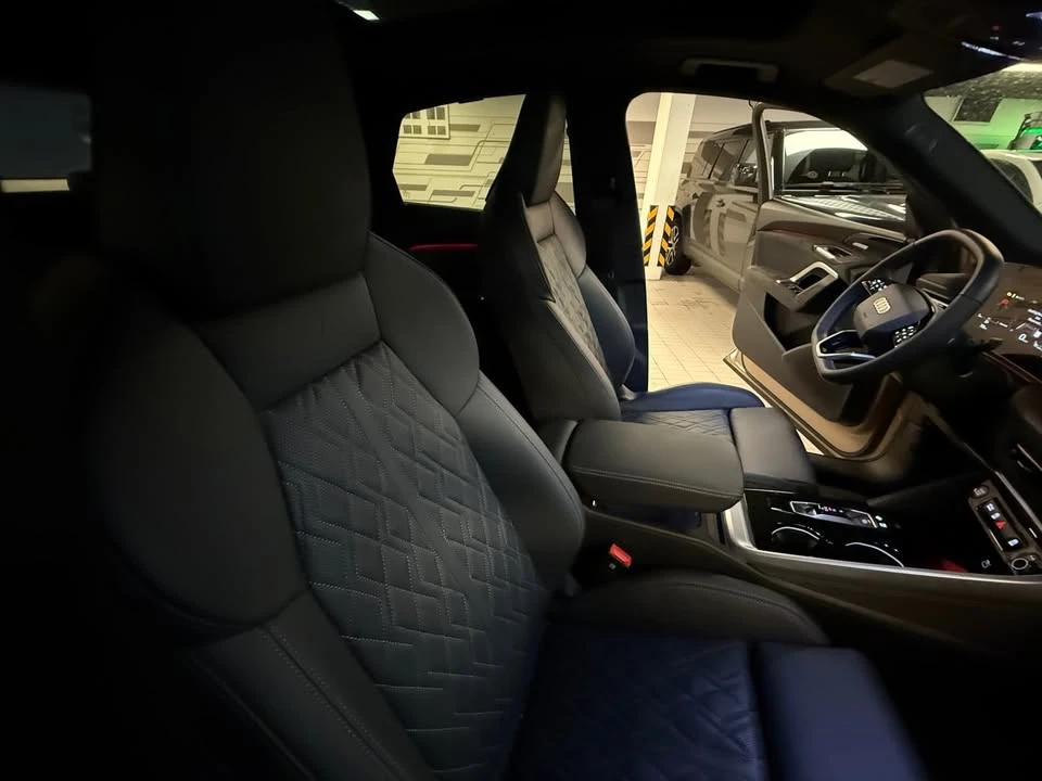2025 Audi FY SQ5 - Image 8 of 9