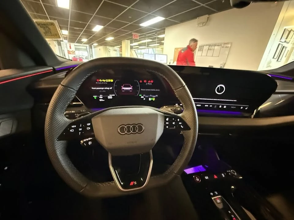 2025 Audi Q6 e-tron - Image 9 of 20
