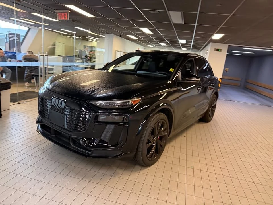 2025 Audi Q6 e-tron - Image 19 of 20
