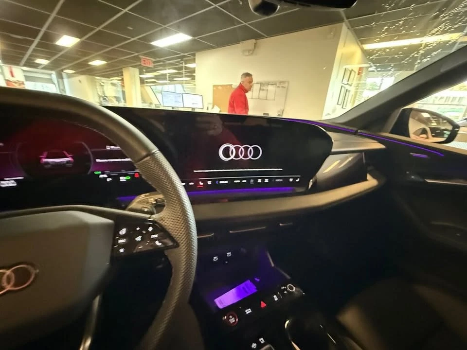 2025 Audi Q6 e-tron - Image 7 of 20