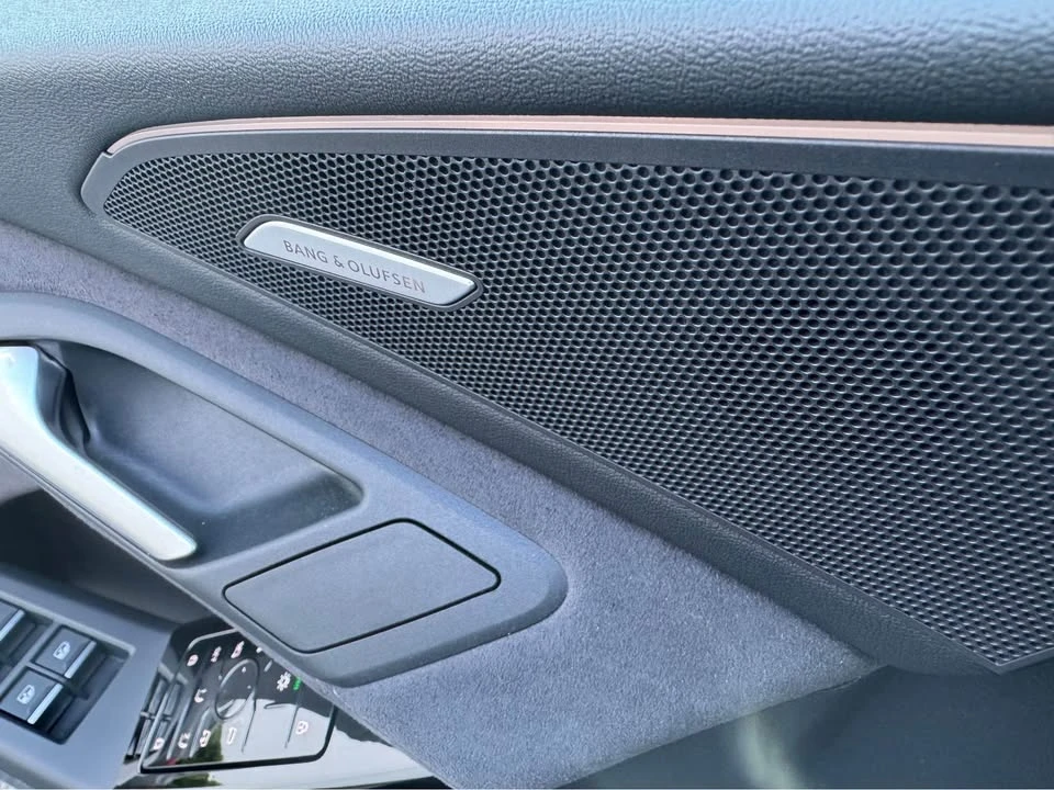 2025 Audi SQ6 e-tron - Image 10 of 13