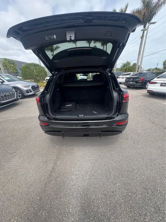2025 Audi Q6 e-tron - Image 9 of 14