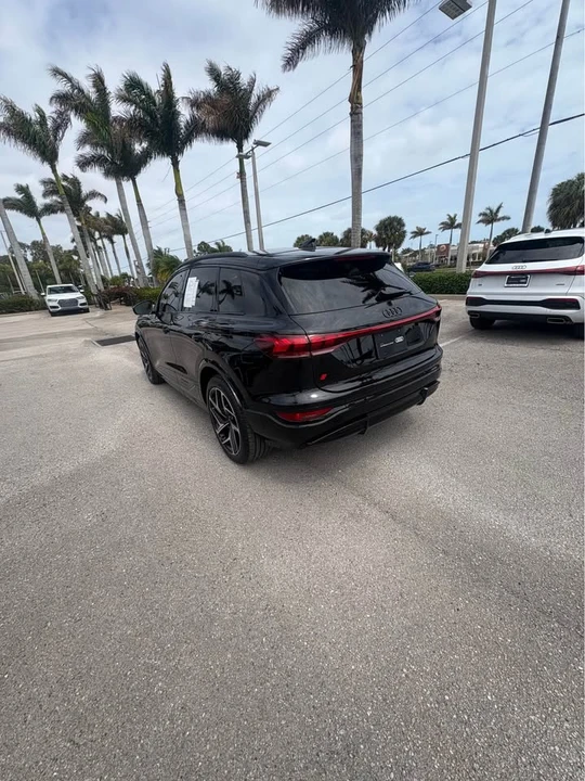 2025 Audi Q6 e-tron - Image 8 of 14