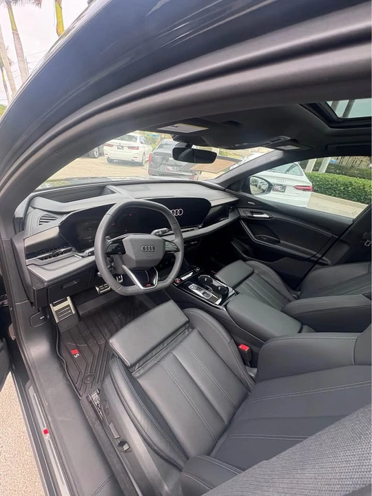 2025 Audi Q6 e-tron - Image 12 of 14