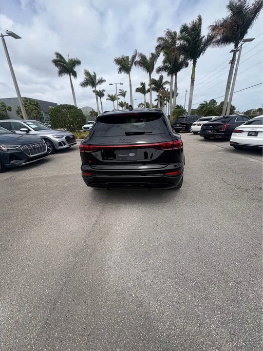 2025 Audi Q6 e-tron - Image 7 of 14