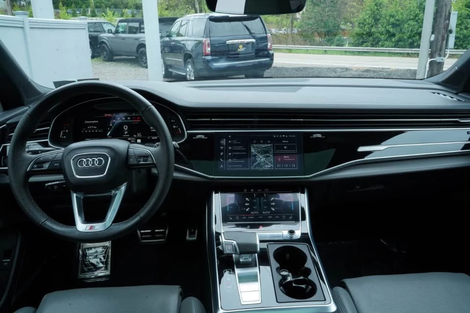 2025 Audi SQ7 - Image 9 of 20