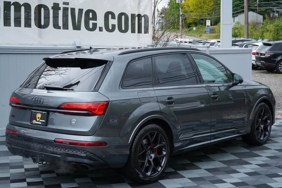 2025 Audi SQ7 - Image 2 of 20