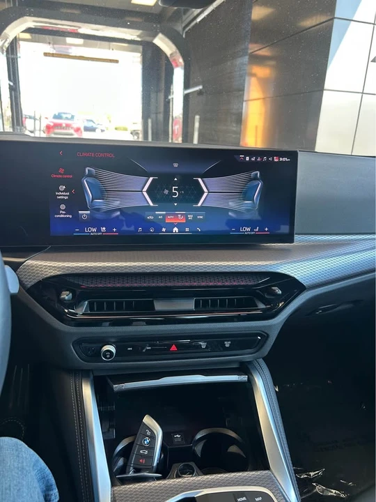 2025 BMW G42 M240i - Image 9 of 15