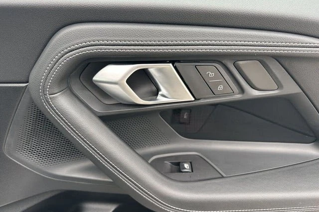 2025 BMW G42 M240i - Image 17 of 19