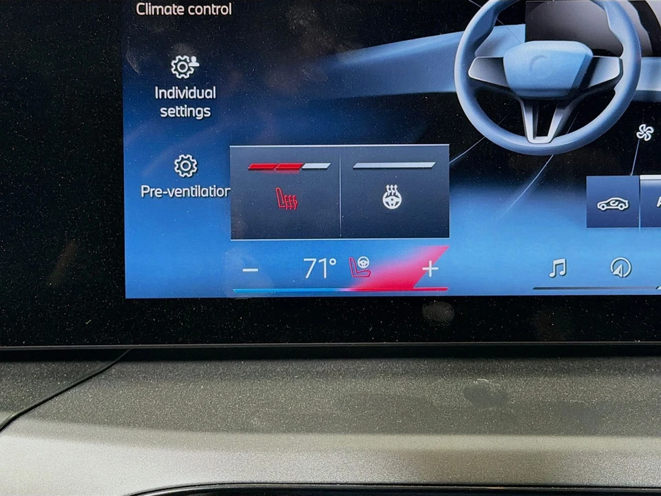 2025 BMW G42 2 Series - Image 24 of 31