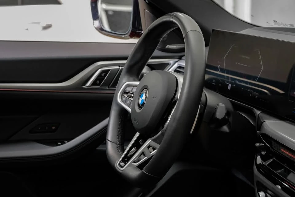 2025 BMW 4 Series - Image 18 of 20