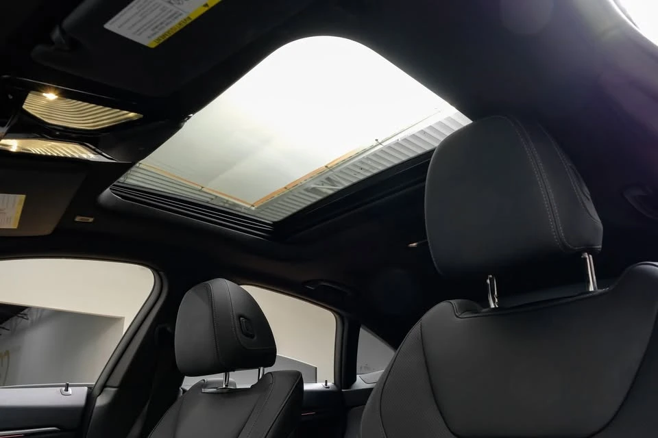 2025 BMW 4 Series - Image 5 of 20