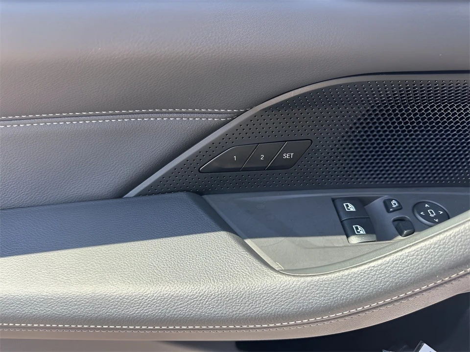 2025 BMW 4 Series - Image 11 of 12
