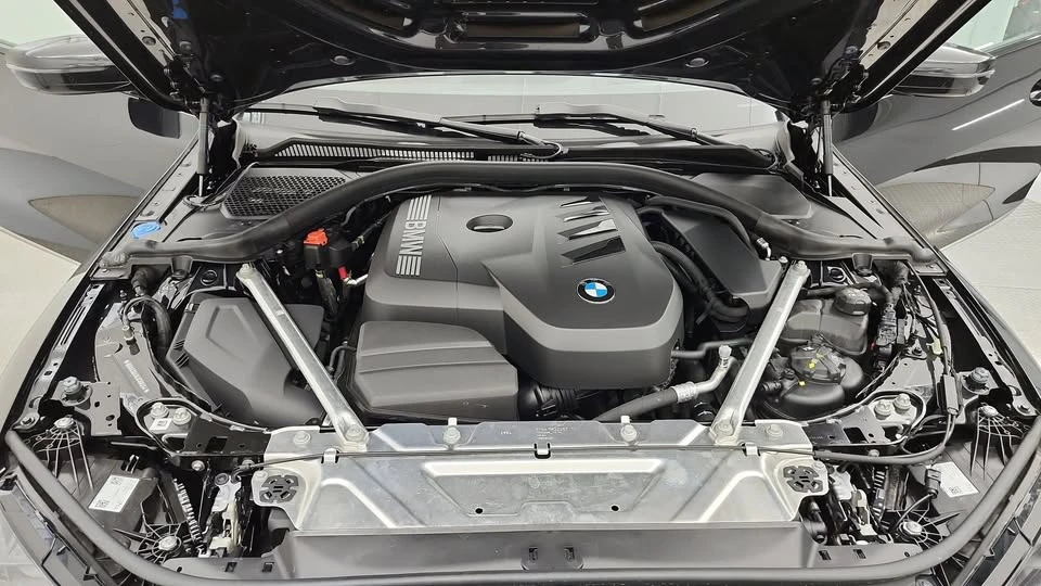 2025 BMW 4 Series - Image 10 of 10