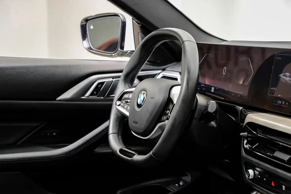 2025 BMW 4 Series - Image 18 of 19