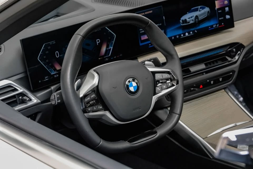 2025 BMW 4 Series - Image 19 of 20