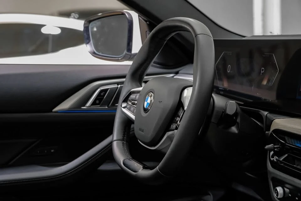 2025 BMW 4 Series - Image 18 of 20