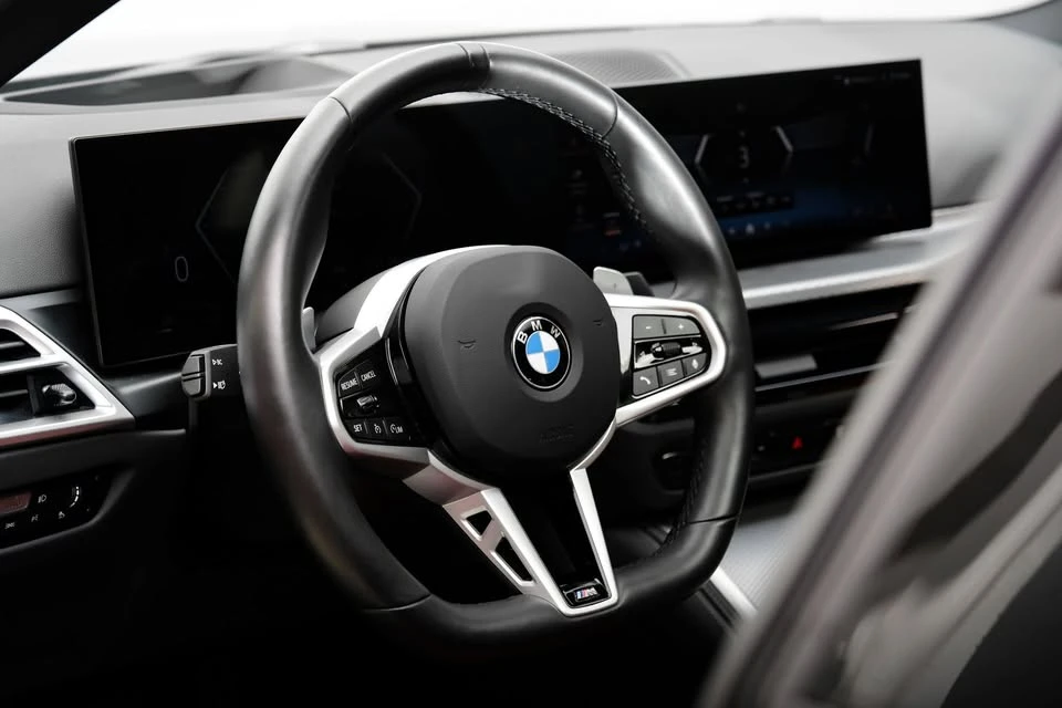 2025 BMW 4 Series - Image 19 of 20