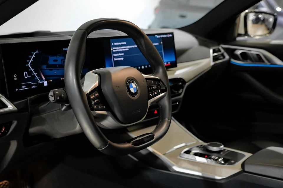 2025 BMW 4 Series - Image 19 of 20