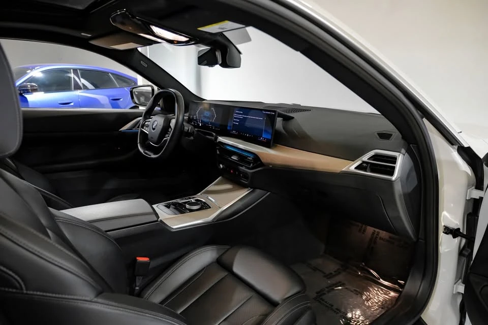 2025 BMW 4 Series - Image 17 of 20