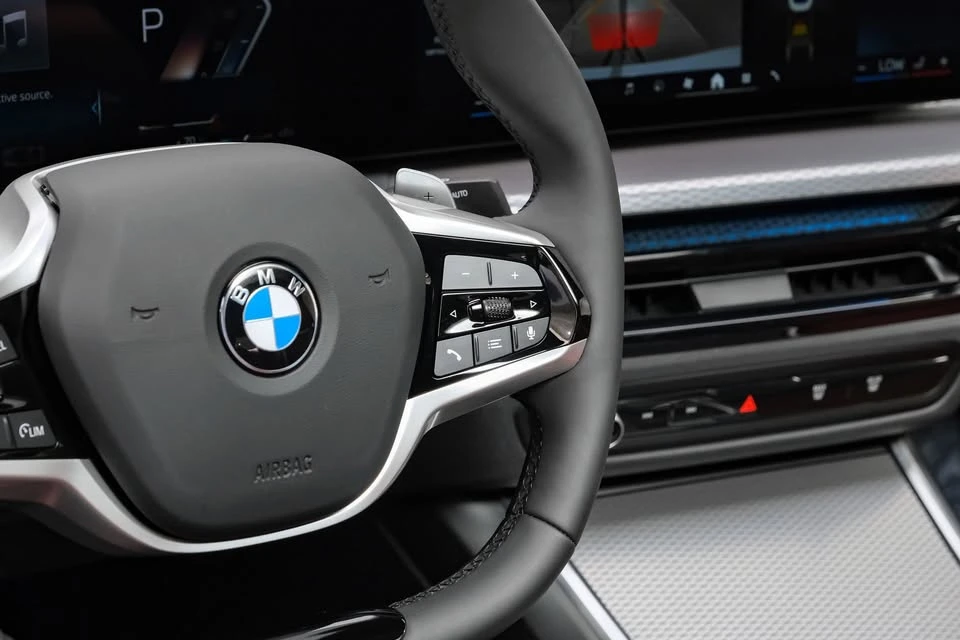 2025 BMW 4 Series - Image 19 of 20
