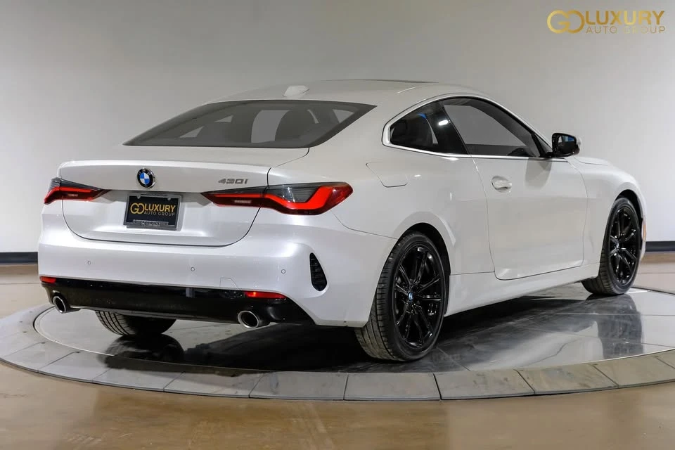 2025 BMW 4 Series - Image 10 of 20
