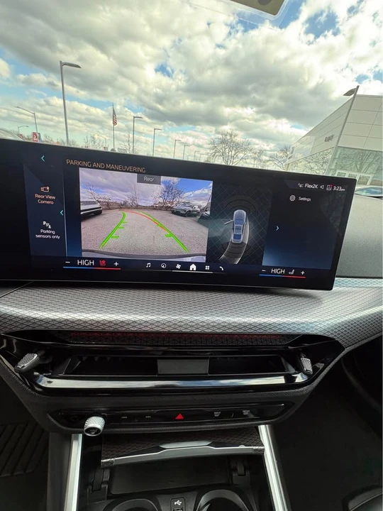 2025 BMW 4 Series - Image 14 of 17