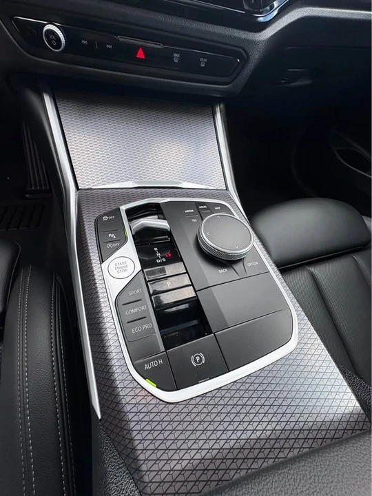 2025 BMW 4 Series - Image 12 of 17