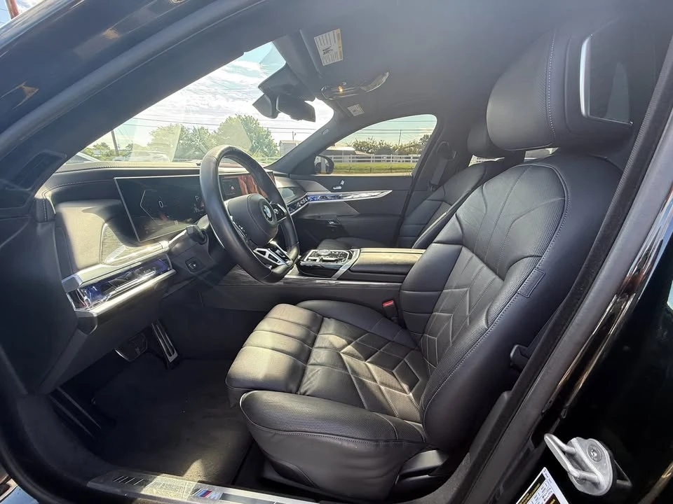 2025 BMW G70 7 Series - Image 13 of 20
