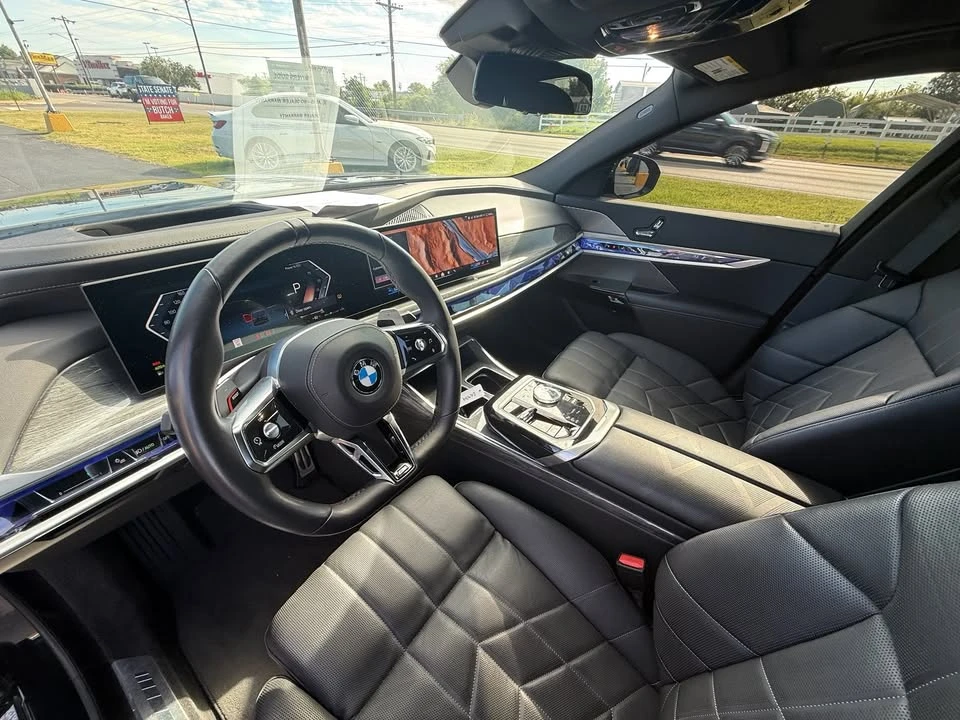 2025 BMW G70 7 Series - Image 15 of 20
