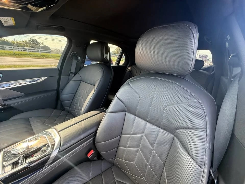 2025 BMW G70 7 Series - Image 14 of 20