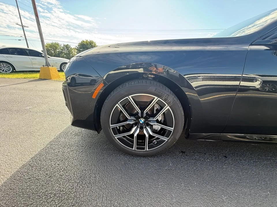 2025 BMW G70 7 Series - Image 8 of 20