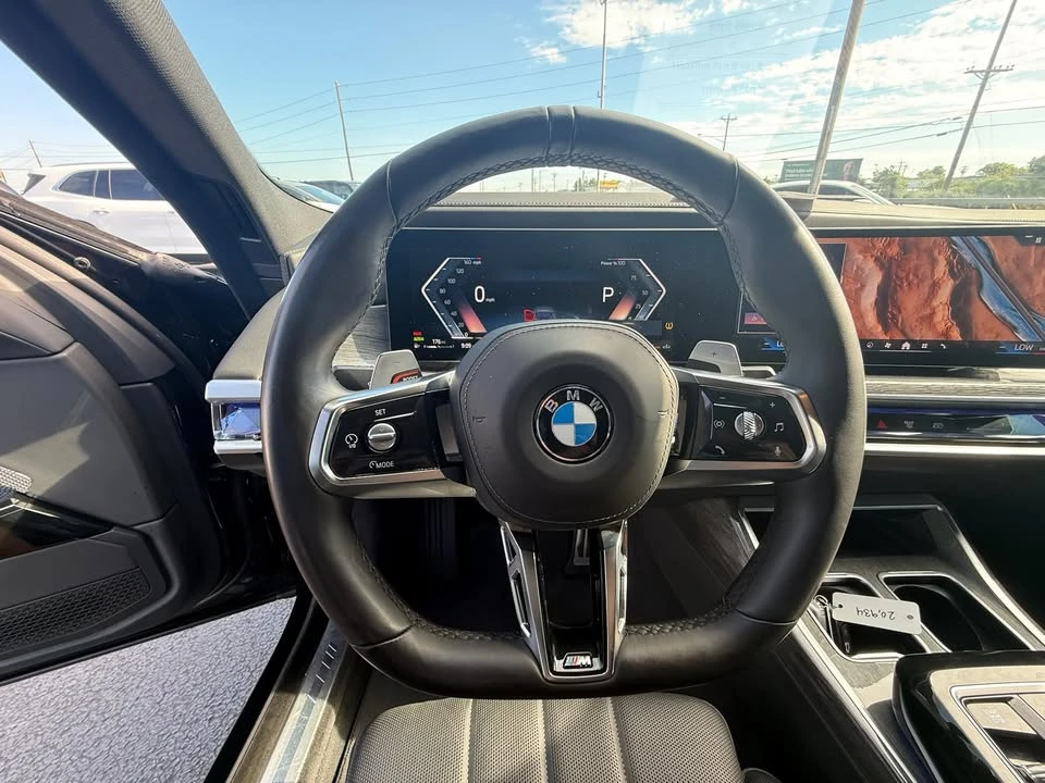 2025 BMW G70 7 Series - Image 16 of 20