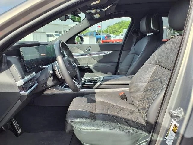 2025 BMW G70 7 Series - Image 11 of 12