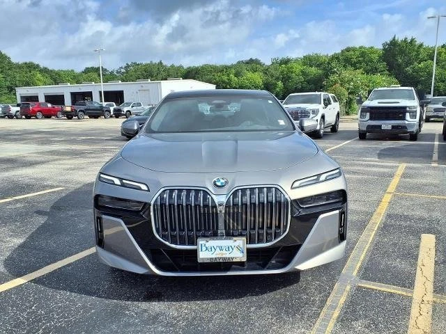 2025 BMW G70 7 Series - Image 3 of 12